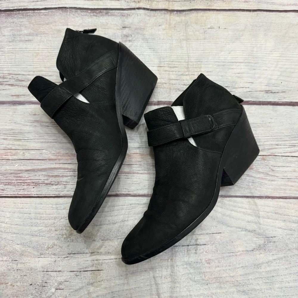 Eileen Fisher Ives Tumbled Nubuck Booties Black Size 12
